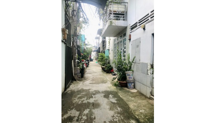 Ngộp Bank Bán Nhà 40m2_4*10 Đường sổ 11 Linh Xuân Thủ Đức Chỉ 2 tỷ nhỉnh Vào Ở ngay